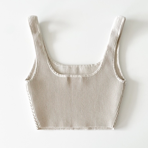 Babaton Sculpt Knit Cropped Tank (matte pearl) - Picture 5 of 8